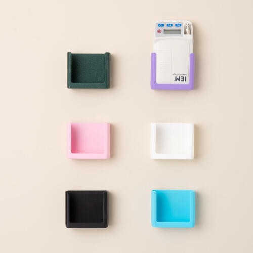 Veggfeste, assorterte farger